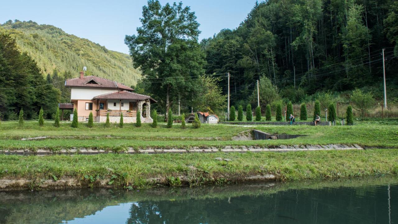 Къща За Гости Черна Река Ribaritsa Exterior foto